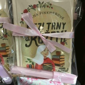 Mezi trny a růžemi - Hana Pinknerová - dárkové balení