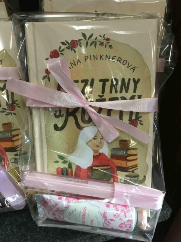Mezi trny a růžemi - Hana Pinknerová - dárkové balení